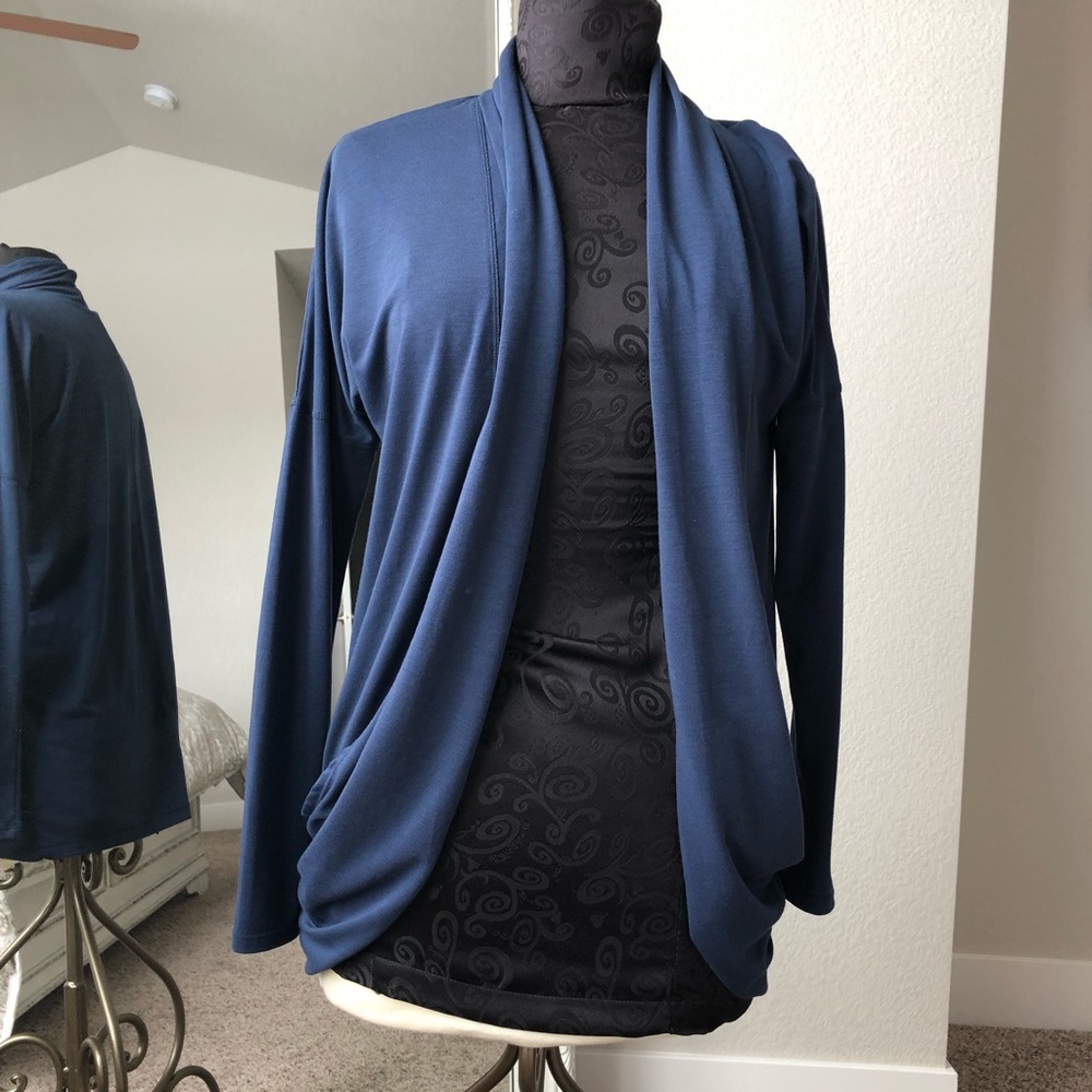 MPG navy blue long sleeve jacket yoga